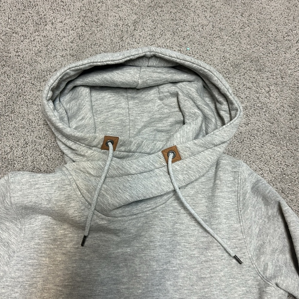 Volcom hoodie - Picture 2 of 4
